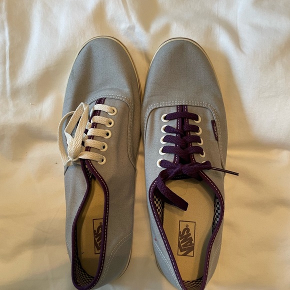 Vans Authentics NEW and RARE COLOR - Picture 2 of 3